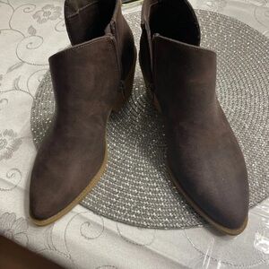 Elegant Dark Brown Ankle Boots